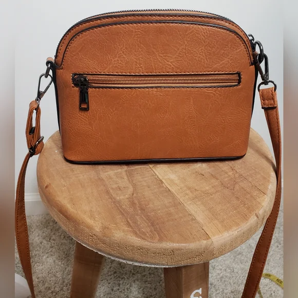 Like New, Sam&Hadley vegan textured grain purse - Picture 6 of 15